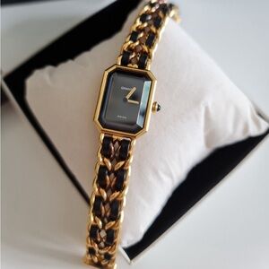 ****SOLD*** Chanel Premiere Quartz Watch Plated Metal and Leather (L)